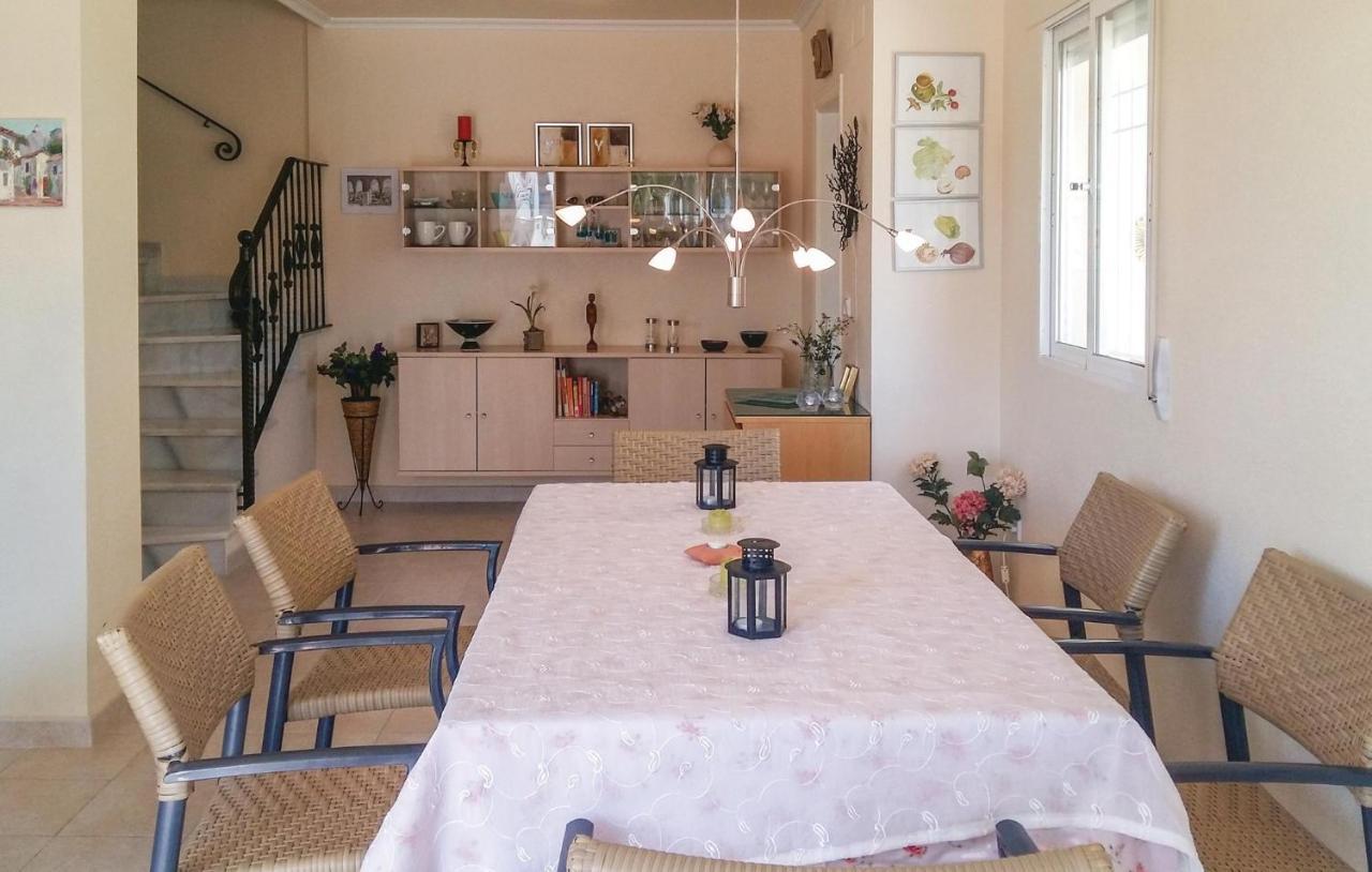 Cozy Home In Orihuela Costa With Kitchen Dehesa de Campoamor  Екстериор снимка
