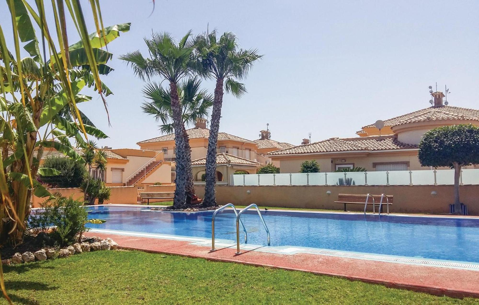 Cozy Home In Orihuela Costa With Kitchen Dehesa de Campoamor  Екстериор снимка